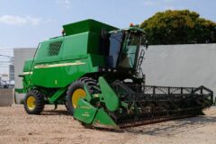 COLHEITADEIRA JD1550
