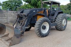TRATOR VALTRA BH140