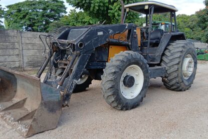 TRATOR VALTRA BH140