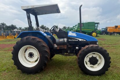 TRATOR NEW HOLLAND TL75E