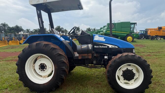 TRATOR NEW HOLLAND TL75E