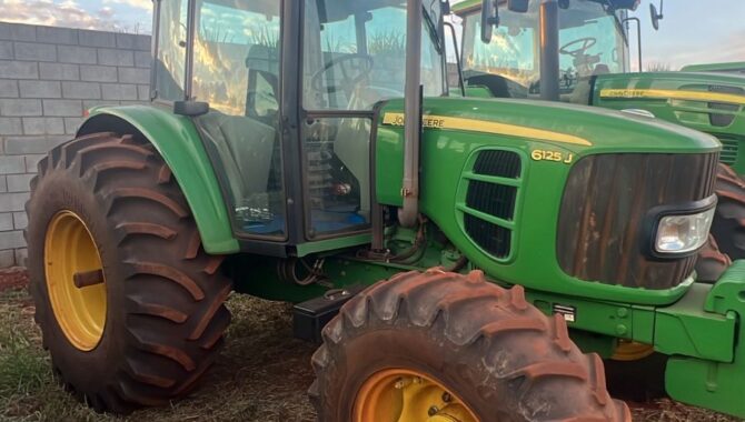 TRATOR JOHN DEERE 6125J