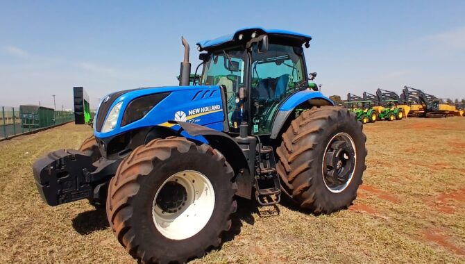 TRATOR NH T7.260