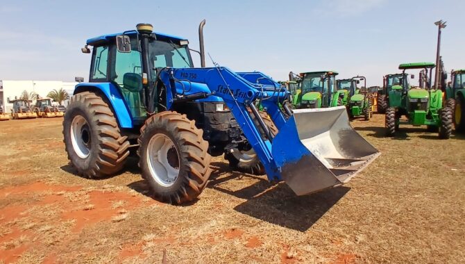 TRATOR NEW HOLLAND TS110 -C/ FRONTAL