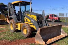 RETROESCAVADEIRA JOHN DEERE 310K