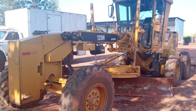 MOTONIVELADORA CAT 120H