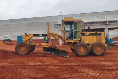 MOTONIVELADORA CAT 140H