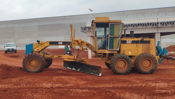MOTONIVELADORA CAT 140H