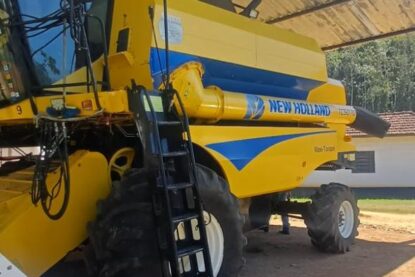 COLHEITADEIRA NEW HOLLAND TC5070