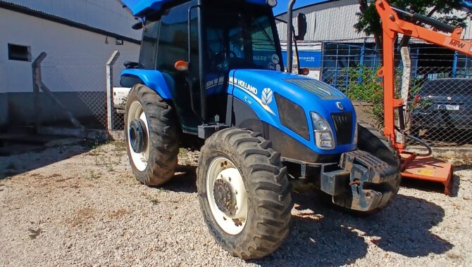 TRATOR NEW HOLLAND TL 75E -CAB