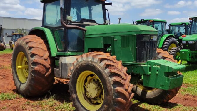 Trator John Deere 7500 – 2000