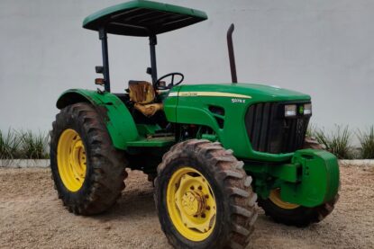 Trator John Deere 5078E – 2014