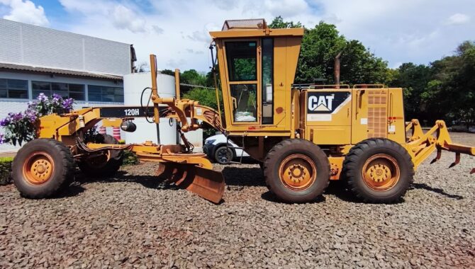 Motoniveladora Caterpillar 120H – 2007